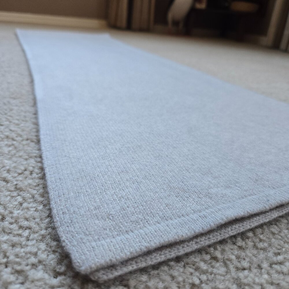 NWOT Everlane Knit Cashmere Scarf Grey - Picture 7 of 10